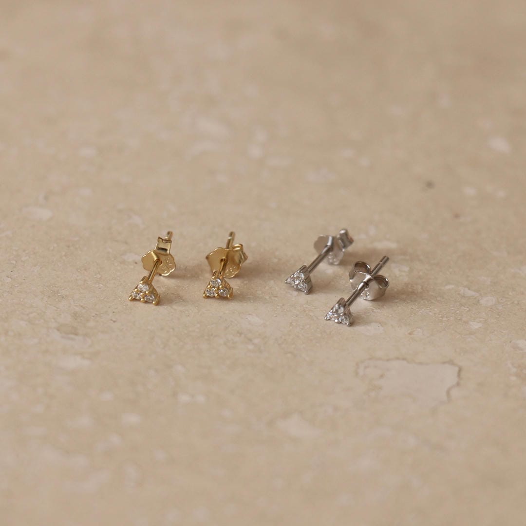 Pendientes de botón trío brillantes