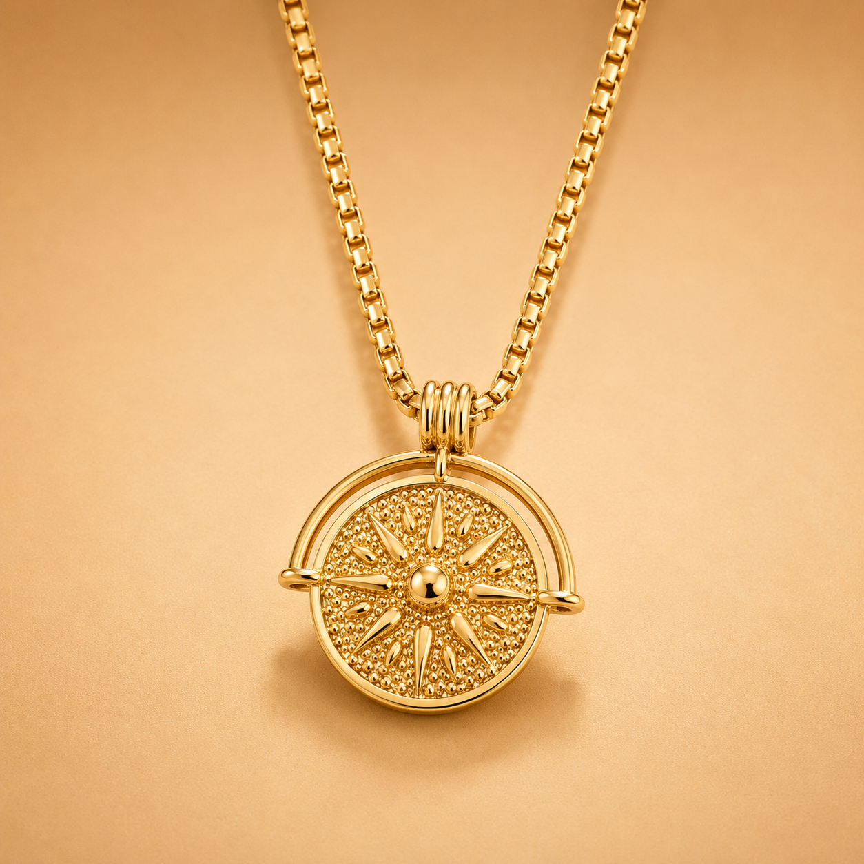 Collar Moneda Sol Dorado