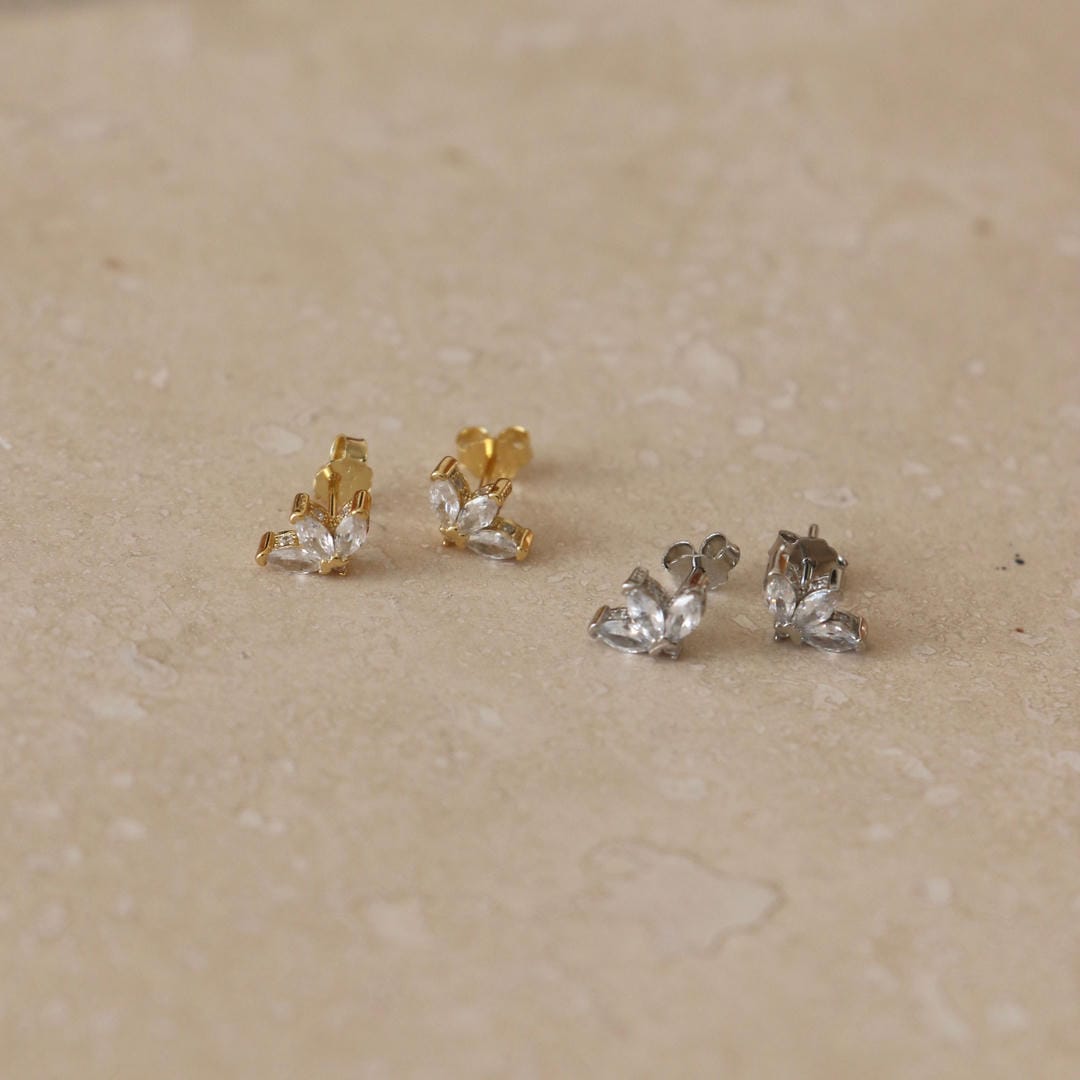 Aretes de tuerca con cristales en forma de abanico