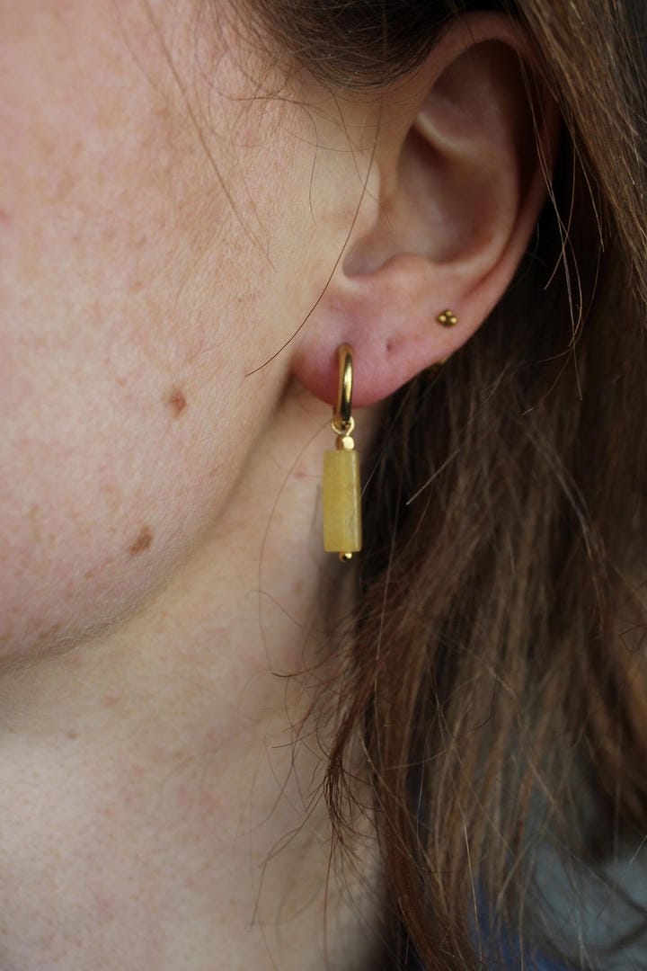 Pendientes de barra de piedra tonificada