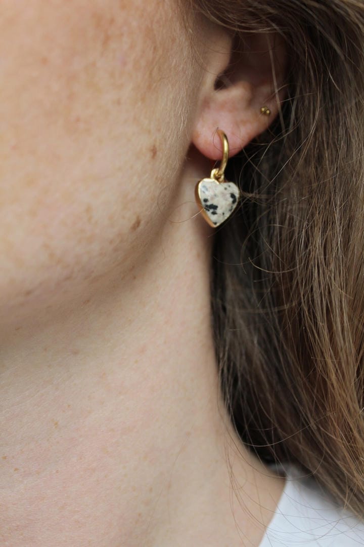 Pendientes de aro con piedra en forma de corazón
