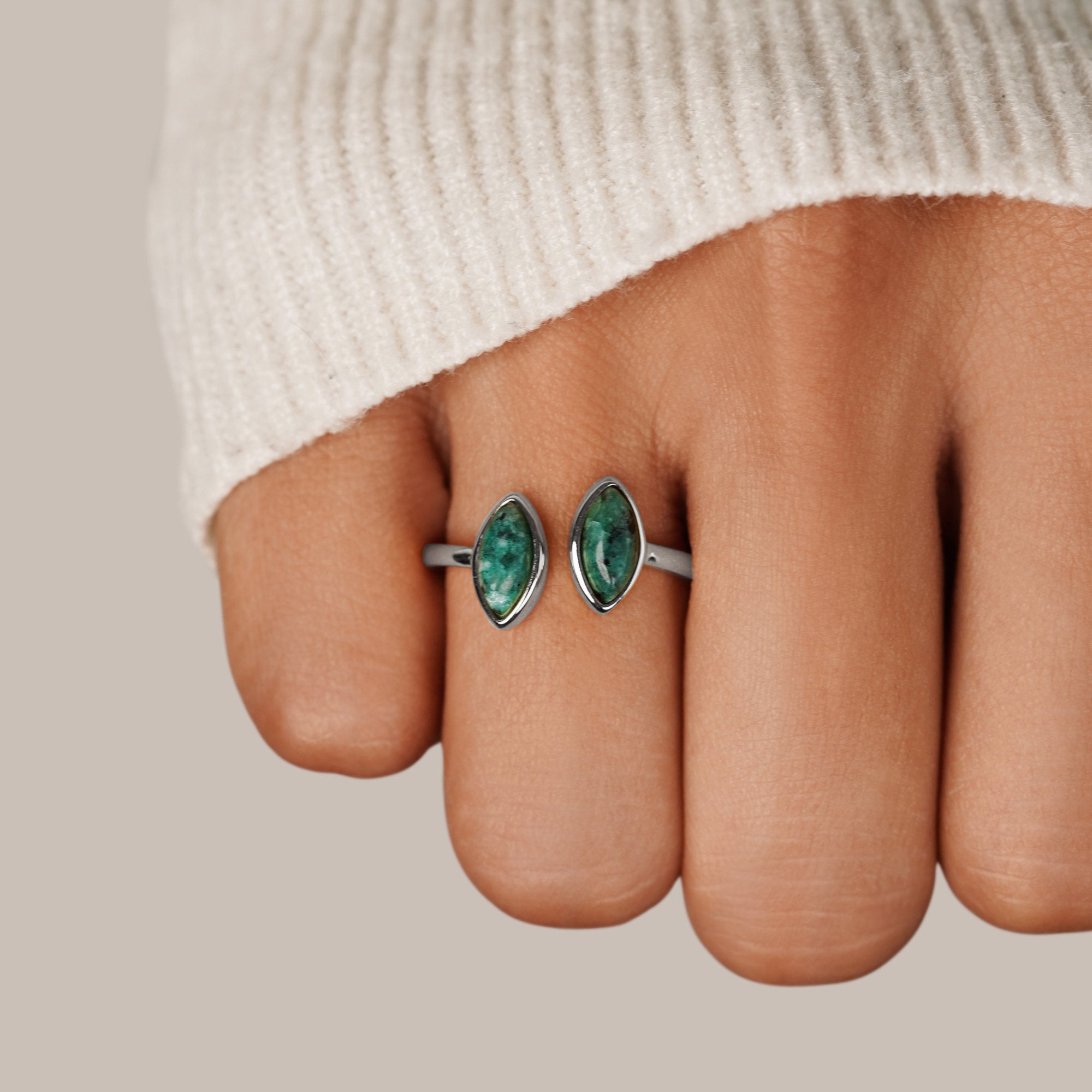 Anillo Envolvente de Plata y Jade Verde