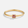 Anillo de oro de 18K con piedra natal de enero