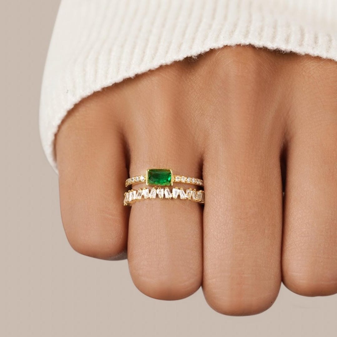 Anillo Ajustable de Circonita Verde Bosque