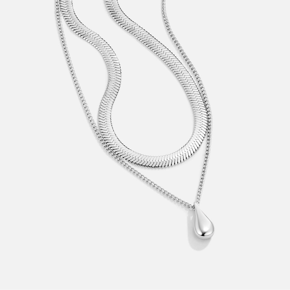 Collar de lágrima de plata Bella en capas
