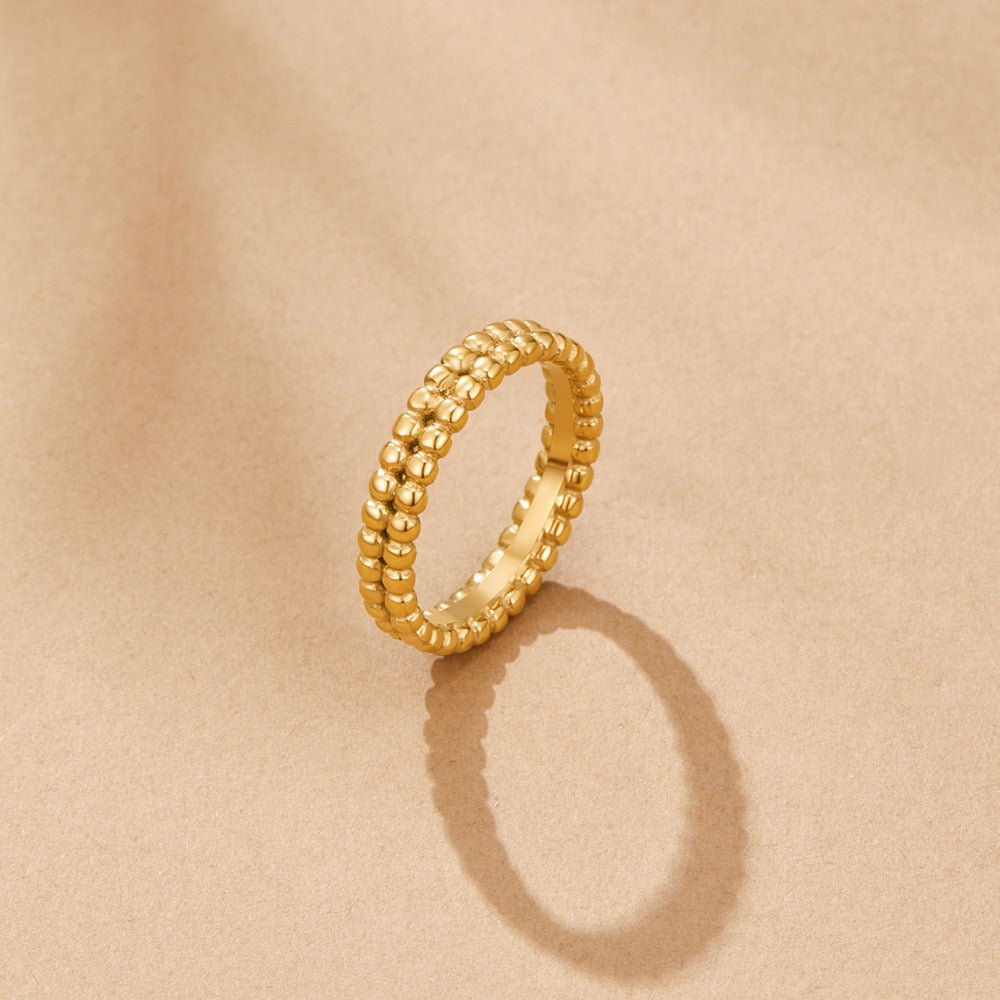 Anillo Leona con Cuentas Doradas