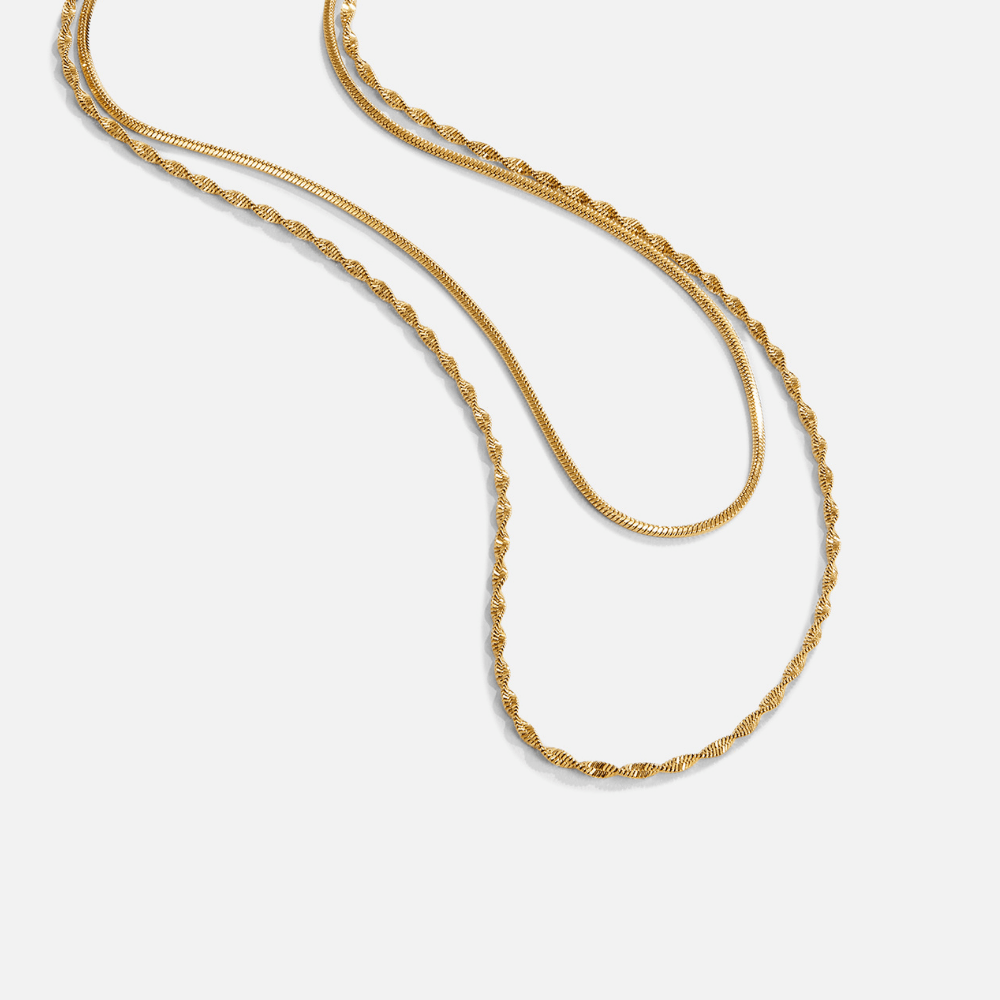 Collar dorado en capas Leona