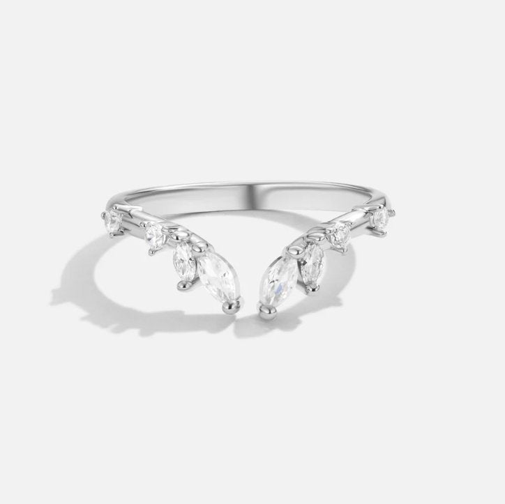 Anillo de Vid de Plata con Cristal de Lirio