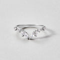 Anillo de Vid de Plata con Cristal de Lirio