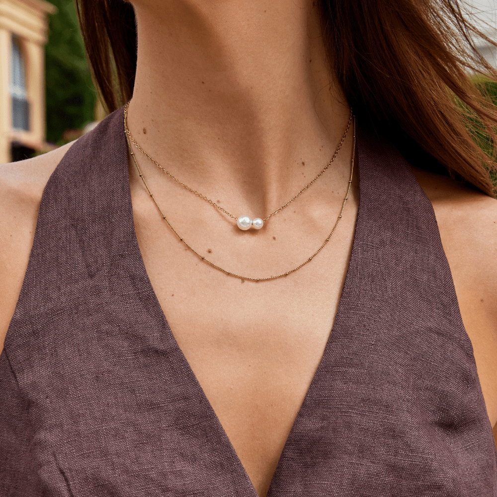 Collar con colgante de doble perla Louise