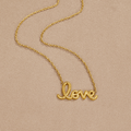 Collar con dije "Love"