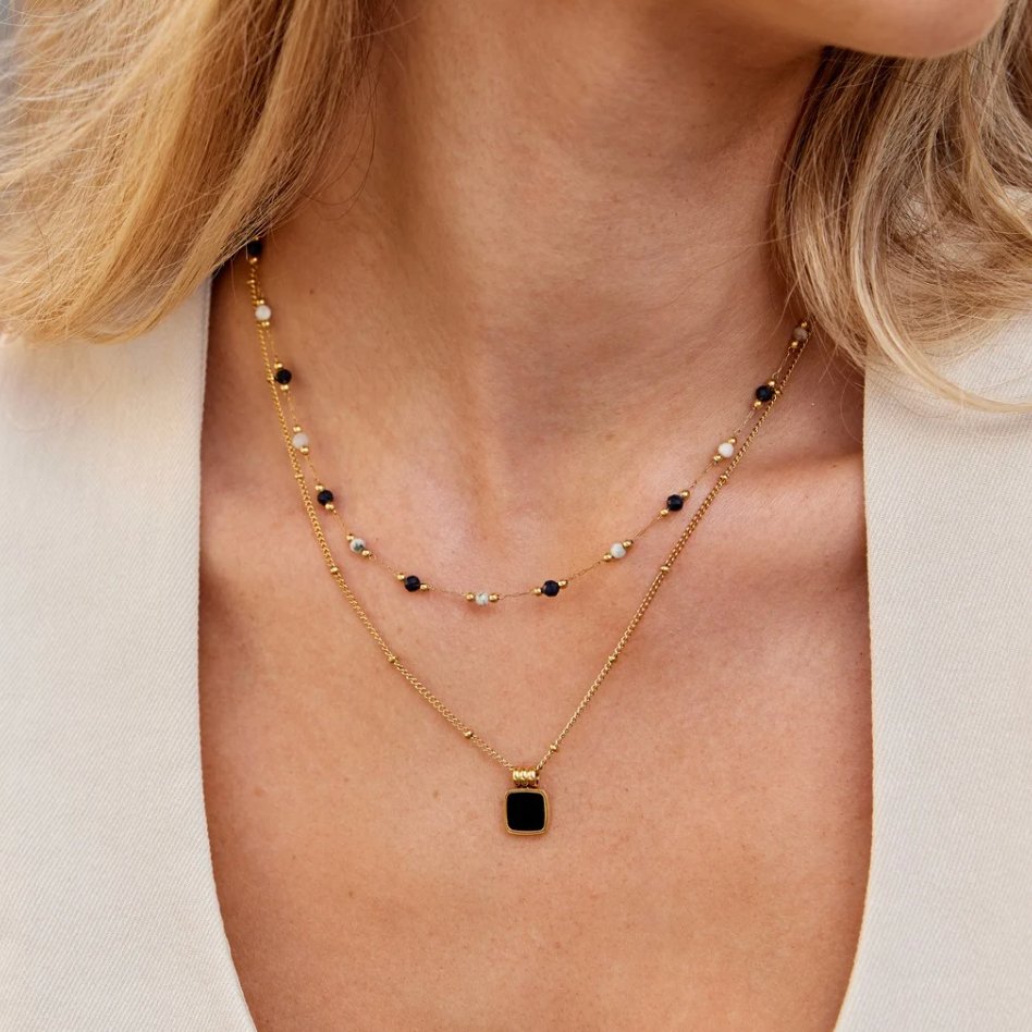 Collar Colgante Negro Lucía