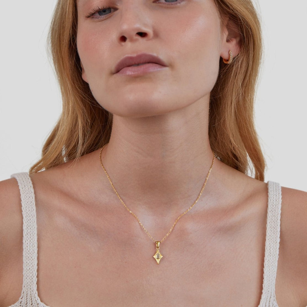 Collar de oro Luna ópalo blanco