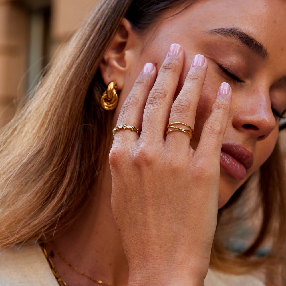Anillo de oro de lujo con cristal