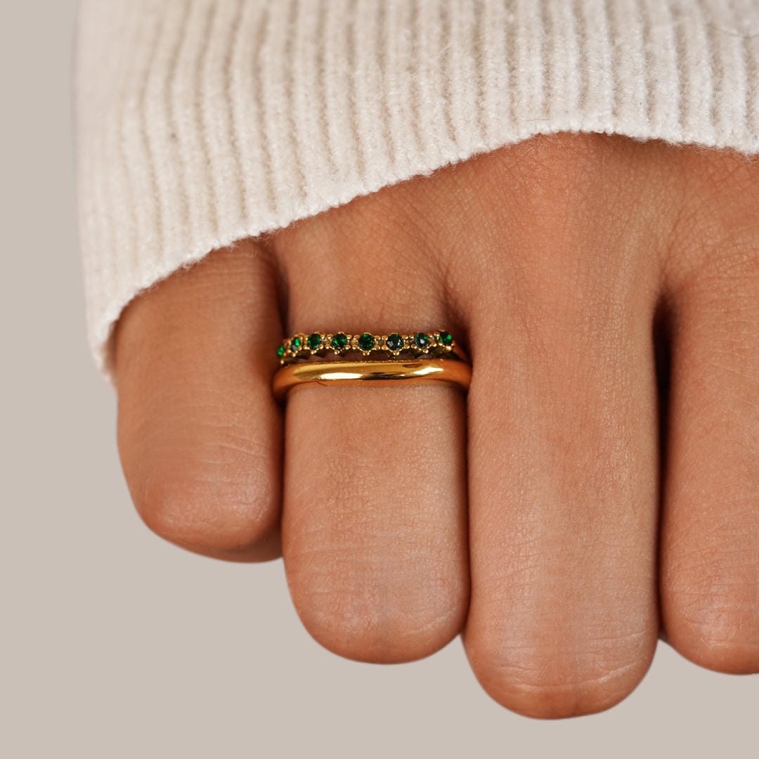 Anillo con capas verde esmeralda