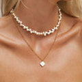 Collar con colgante de azulejo de verano