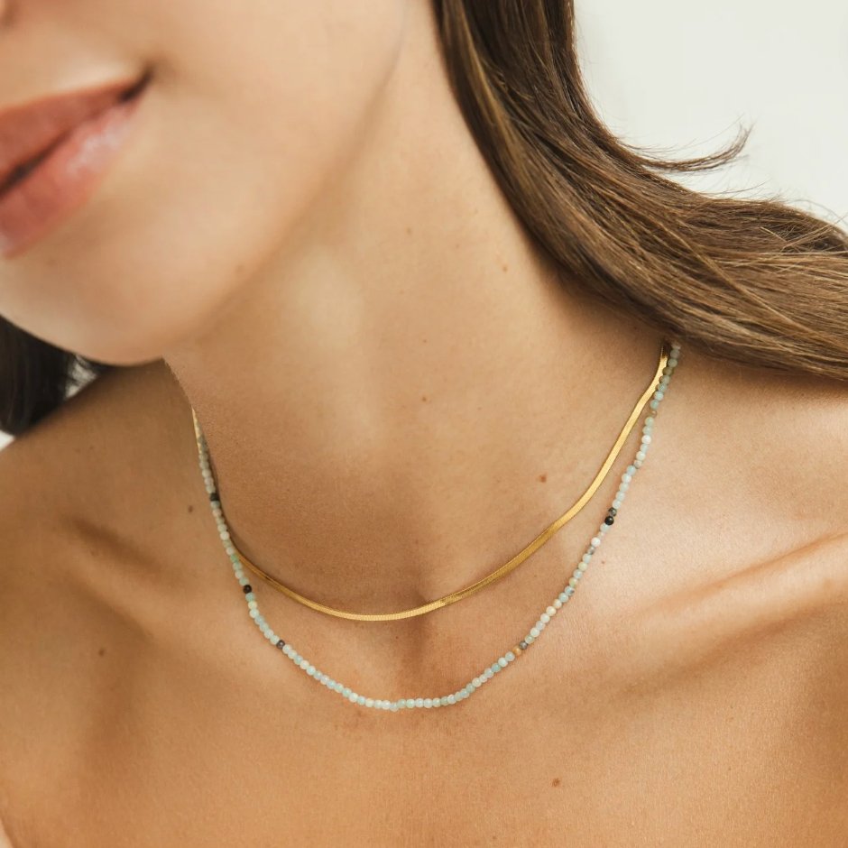 Collar de Neesa con cuentas en capas