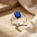 Anillo de zafiro de talla octogonal