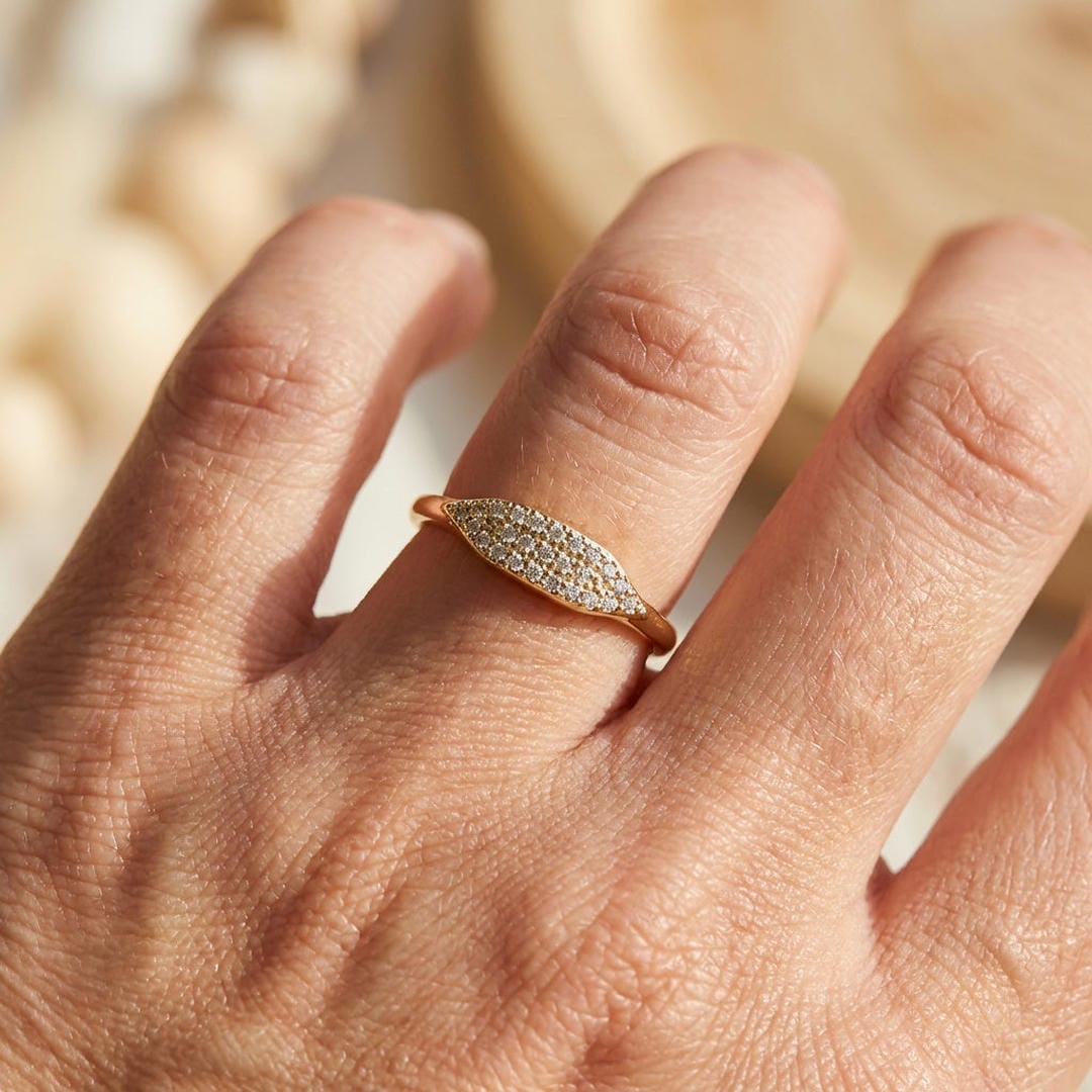 Anillo apilable Pavé Marquise