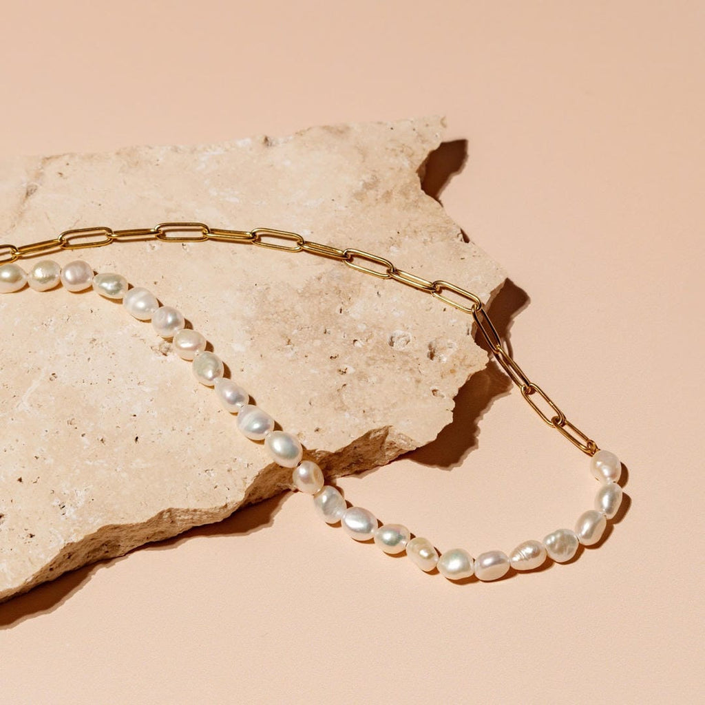 Collar dividido de oro y perlas
