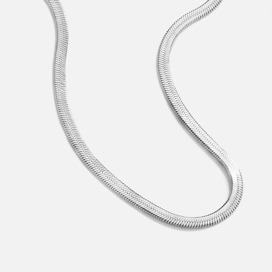Collar Sarya de plata con cadena de serpiente