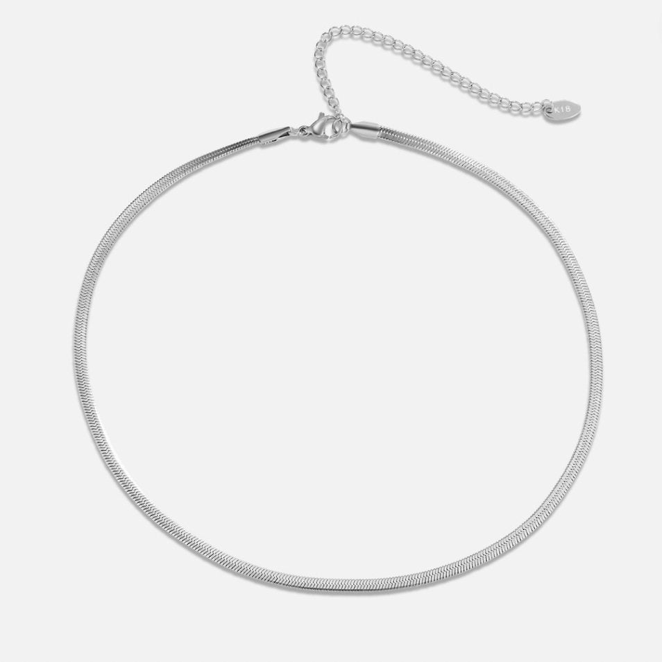 Collar Sarya de plata con cadena de serpiente
