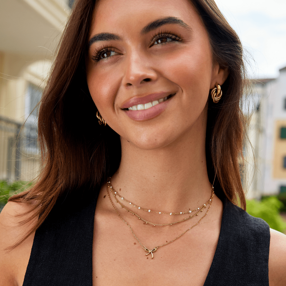Collar con colgante Lazo Serenidad