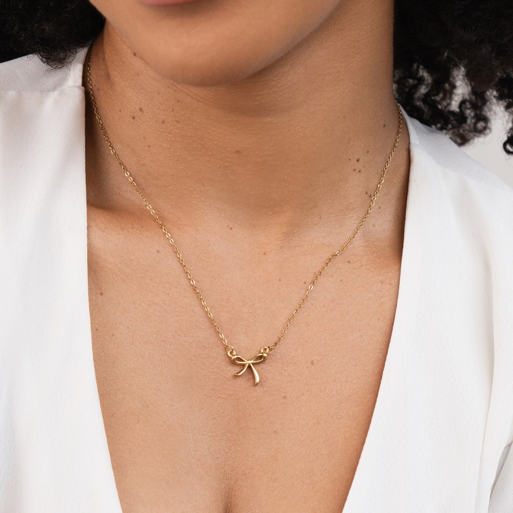 Collar con colgante Lazo Serenidad