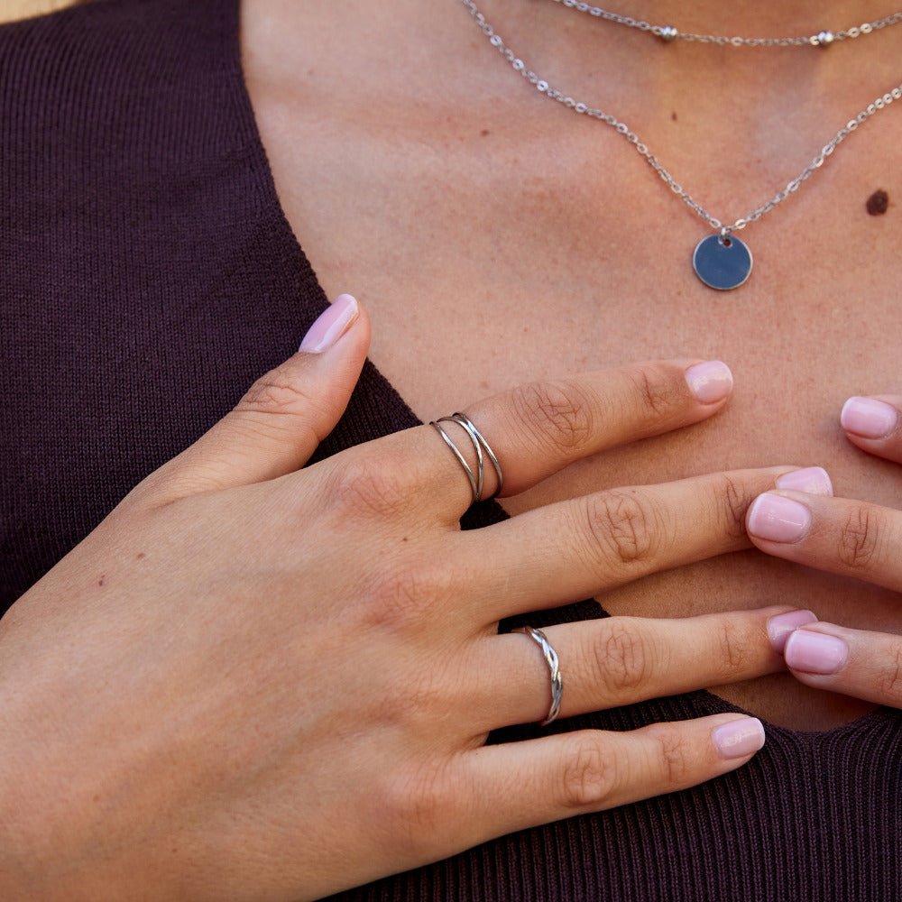 Anillo de plata con el símbolo de infinito