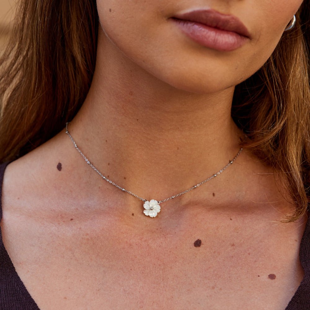 Collar de Flor de Azahar Plateado