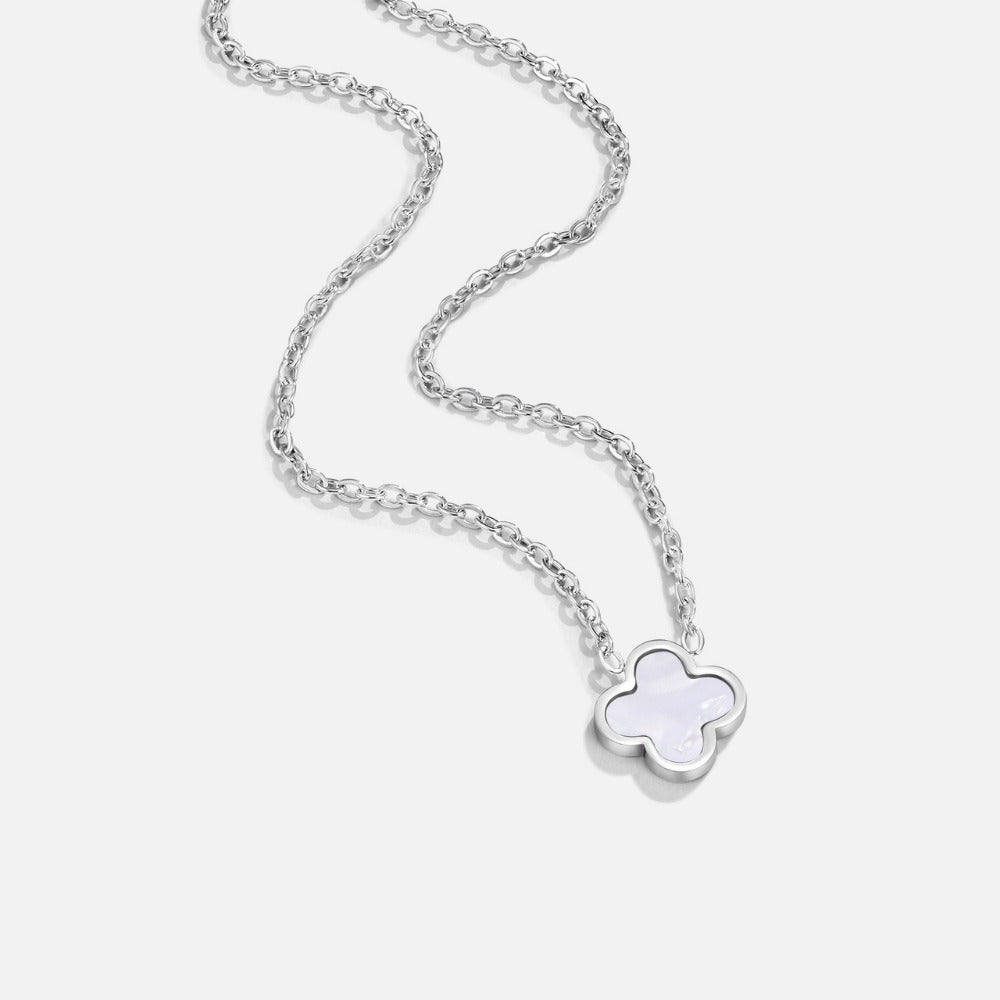 Collar de trébol blanco plateado