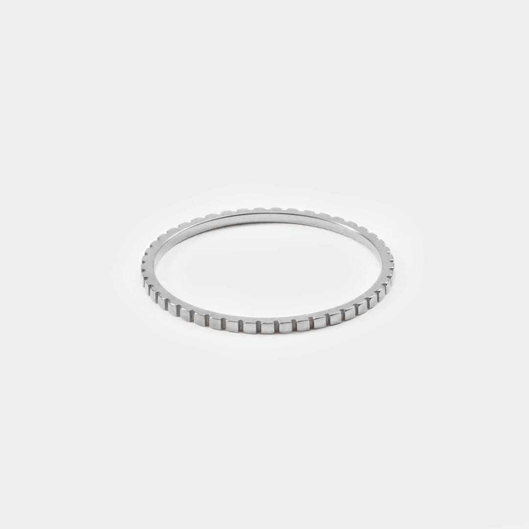 Anillo apilable fino Luna