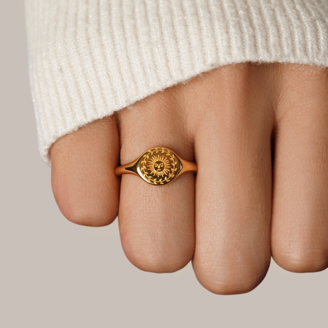 Anillo de oro del solsticio de verano