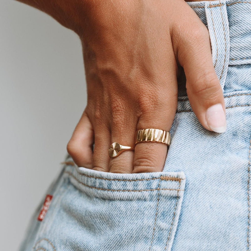 Anillo Círculo Solar en Oro o Plata