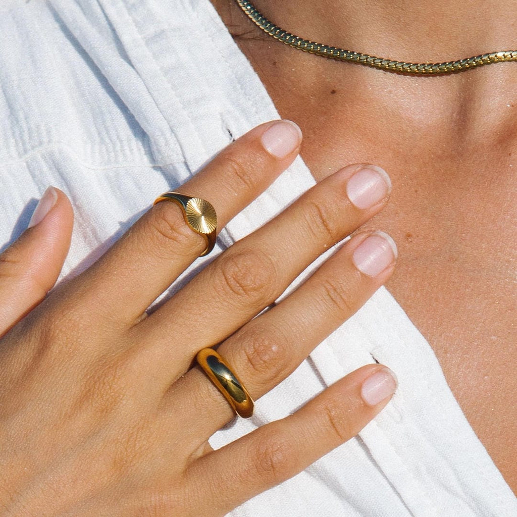Anillo Círculo Solar en Oro o Plata