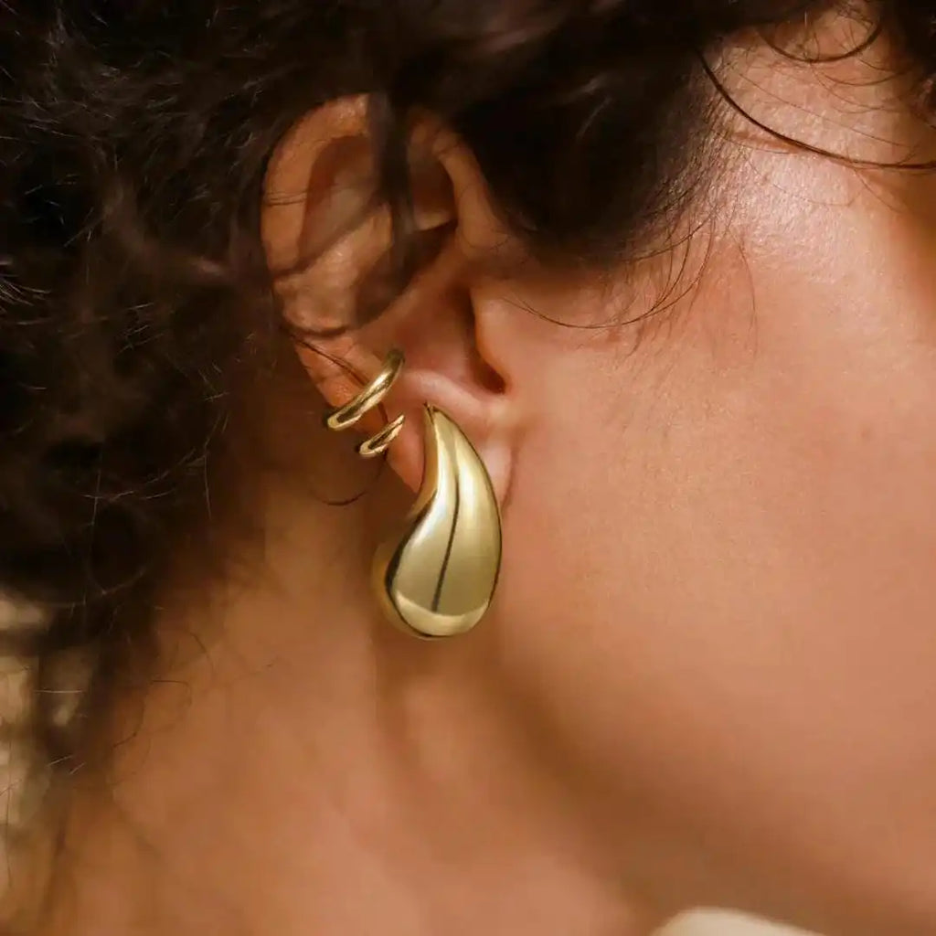 Aretes de lágrima brillantes