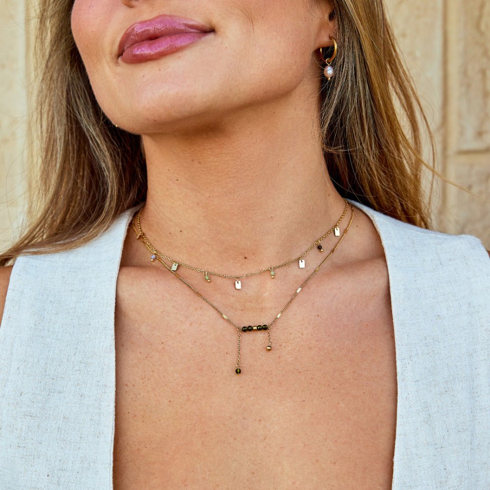 Collar con colgante cuadrado tipo gota Tara Gold