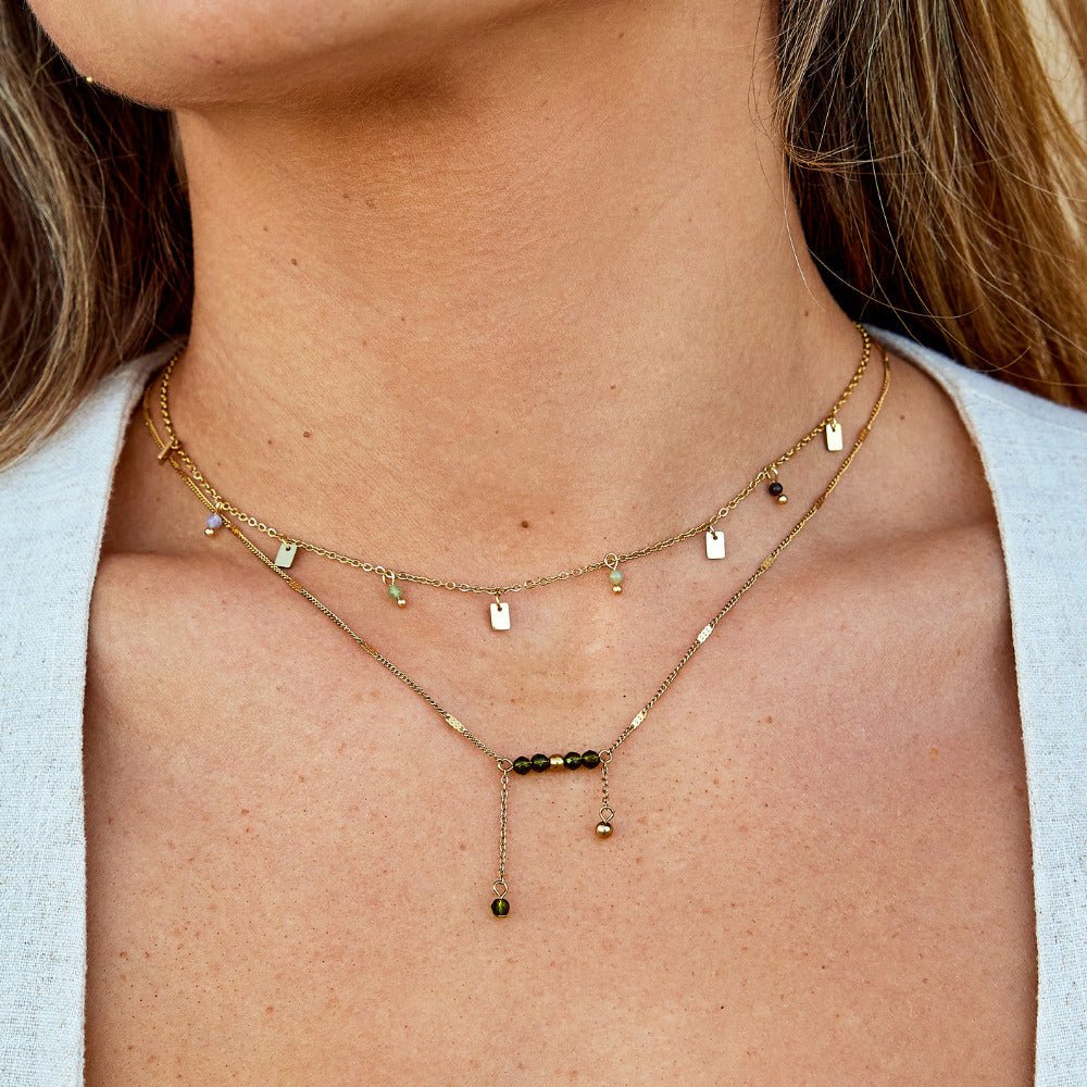 Collar con colgante cuadrado tipo gota Tara Gold