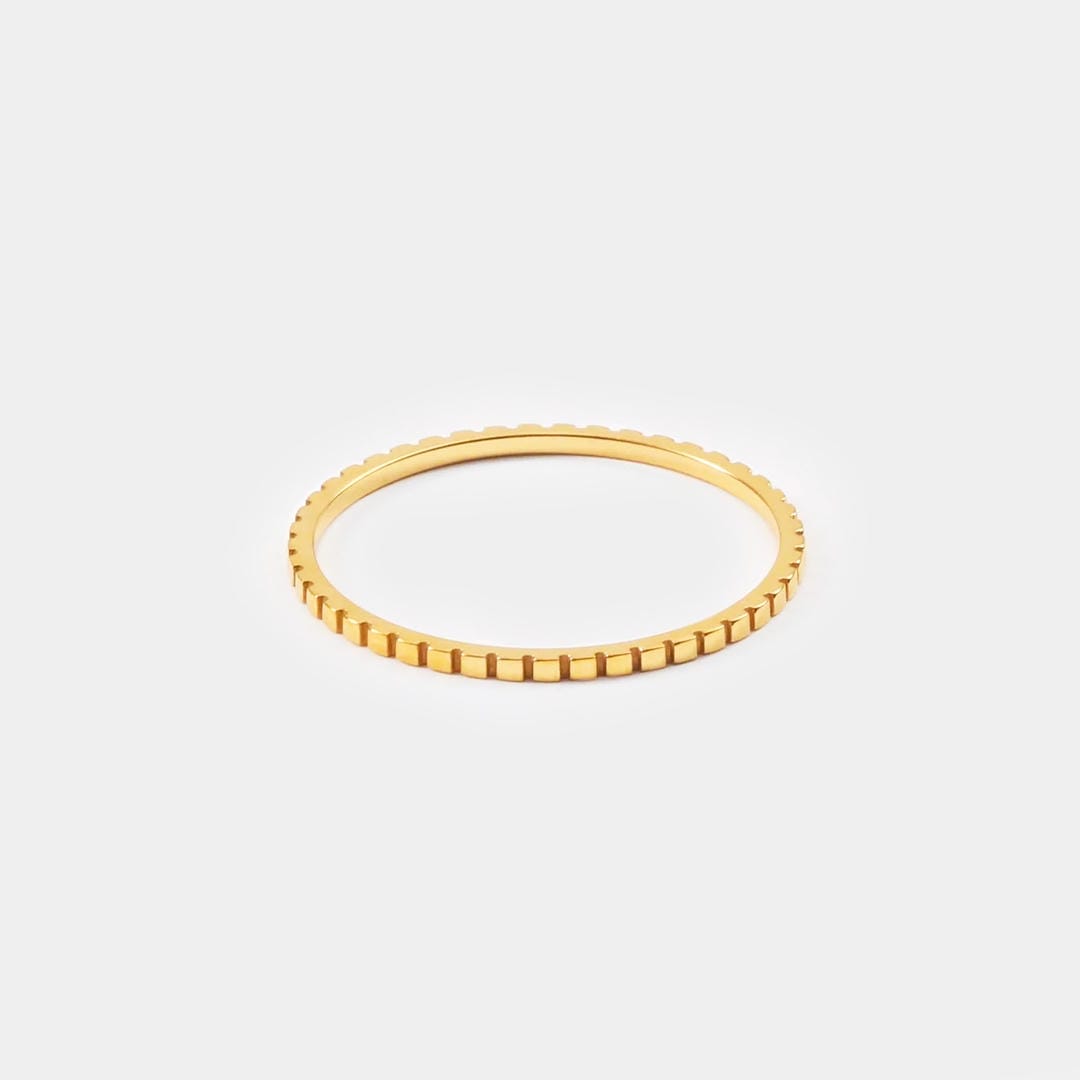 Anillo apilable fino Luna
