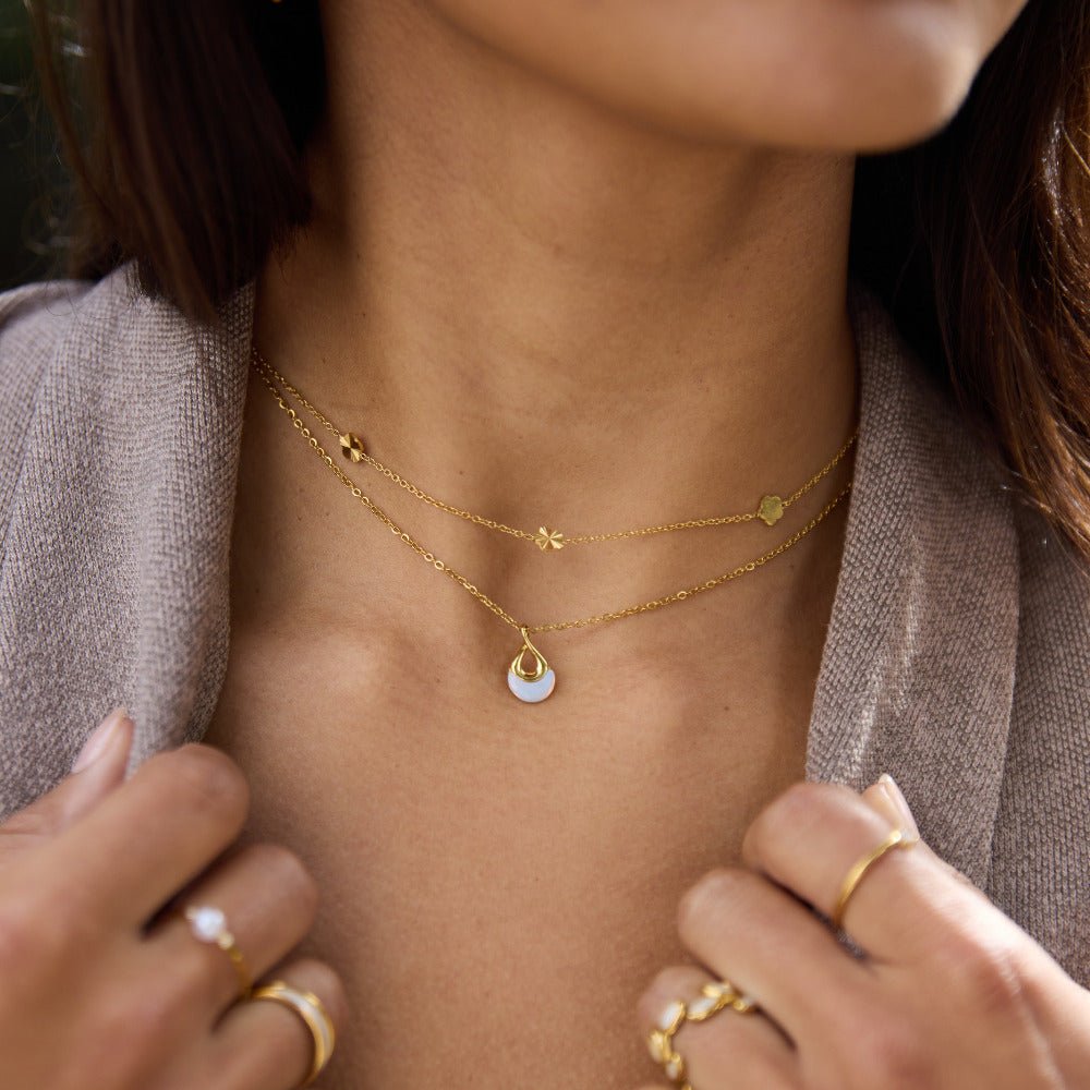 Collar con Colgante de Piedra Blanca Tiffany