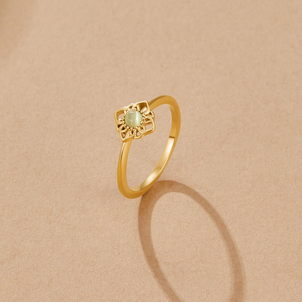 Anillo de ópalo con flor de loto vintage