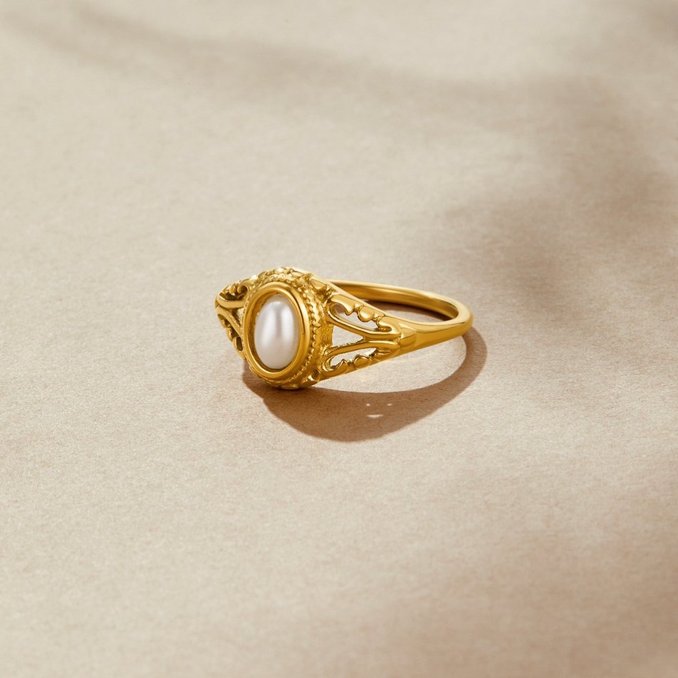 Anillo de perlas real de época