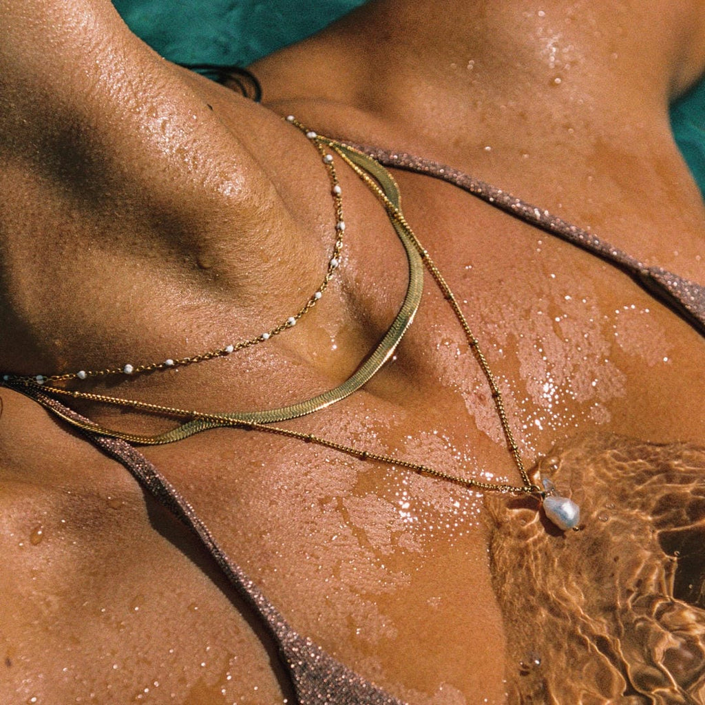 Juego de collar de tres piezas Luminous Tides