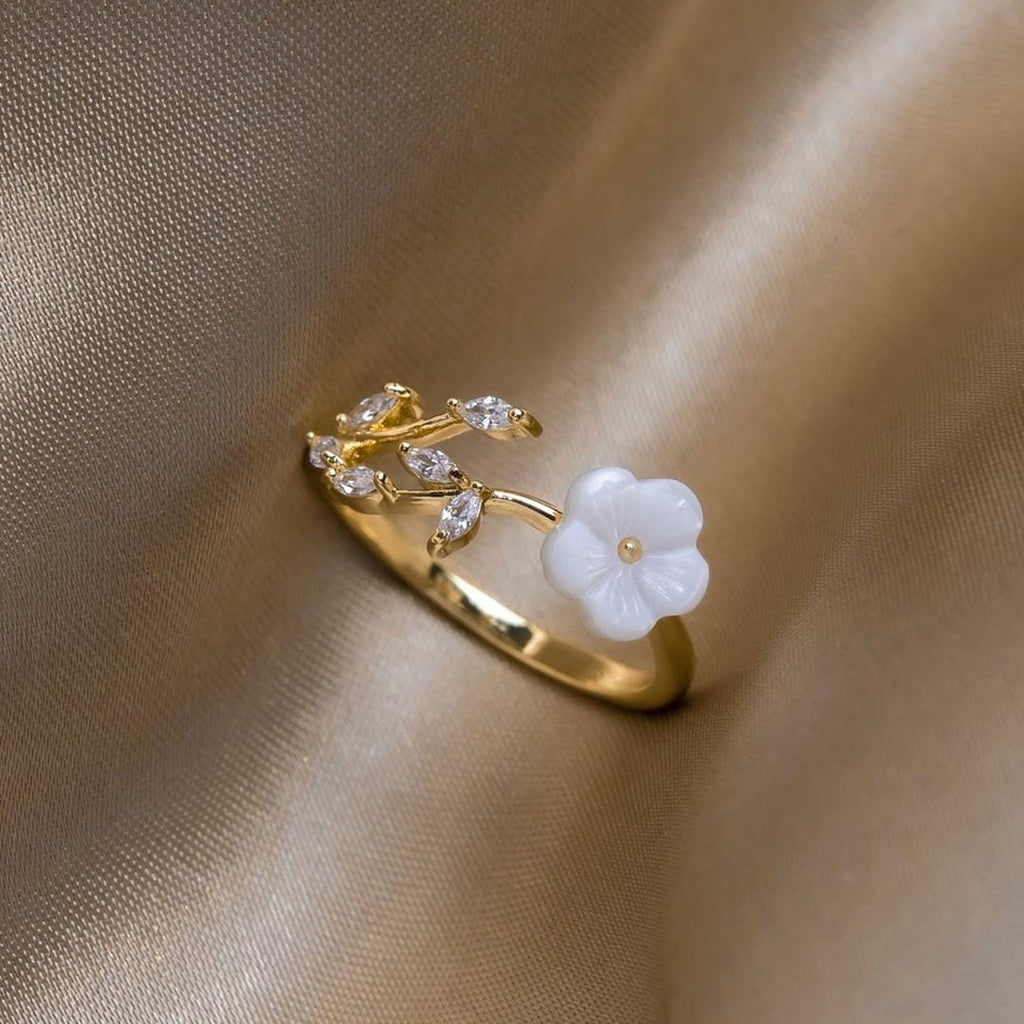 Anillo ajustable Flor Blanca
