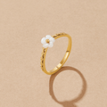 Anillo de Concha Pétalo Blanco