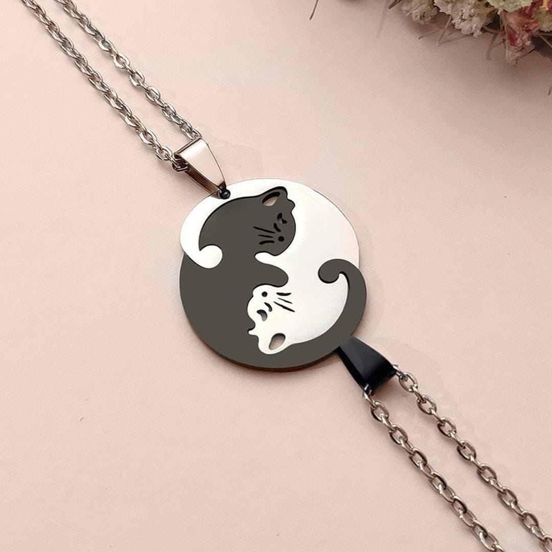 Elegante Collar de Acero Inoxidable con Colgante de Gato