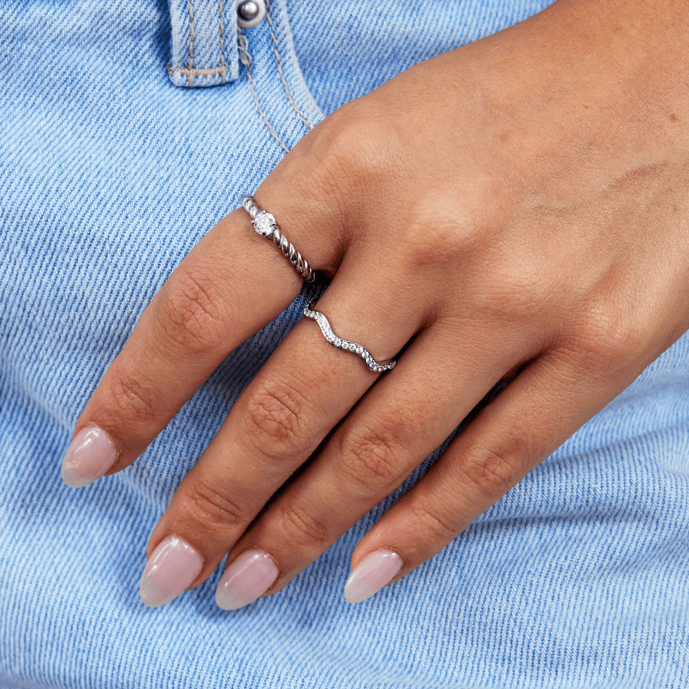 Anillo Zenya Ola de Cristal y Plata